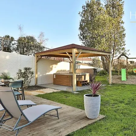 Hébergement de vacances Logement De Standing Avec Jacuzzi, Classe 4*